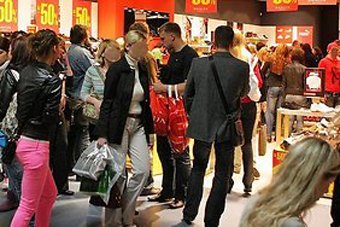 Delfi: покупатели из России не жалеют денег на развлечения в Литве 