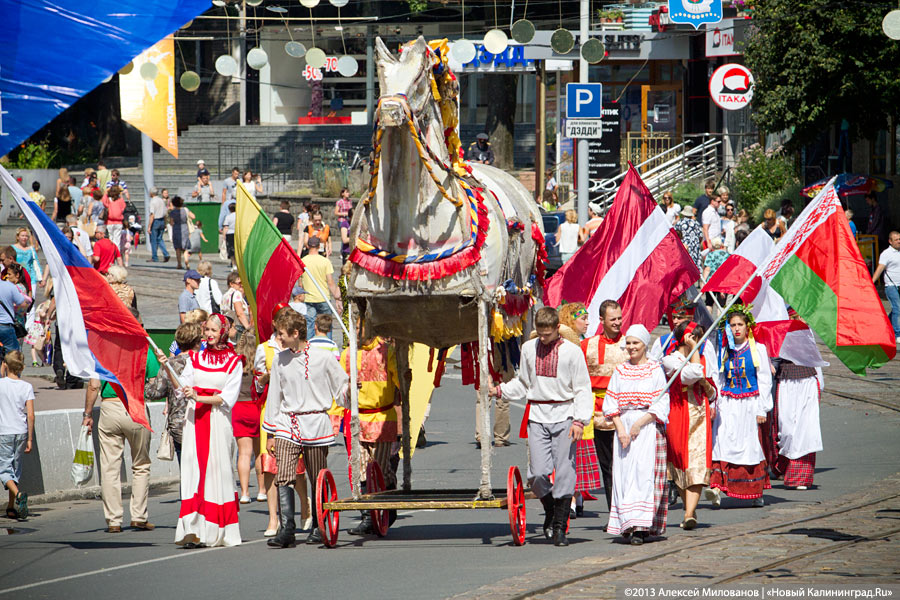 По главной улице: открытие пешеходной зоны в День города-2013