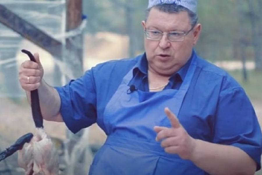 Депутат Пятикоп опубликовал ролик против «крыс». Под видом крысы он разделывает нутрию