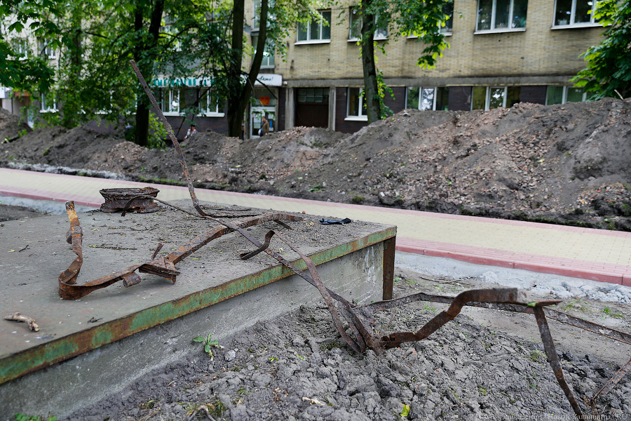 «Водрузить символ энергетики»: зачем перекопали сквер в центре Калининграда