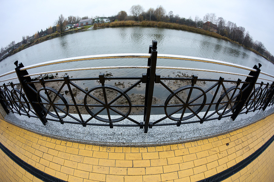 В грязь: Цуканов и Ярошук проверили Памятник балтийцам и набережную Трибуца