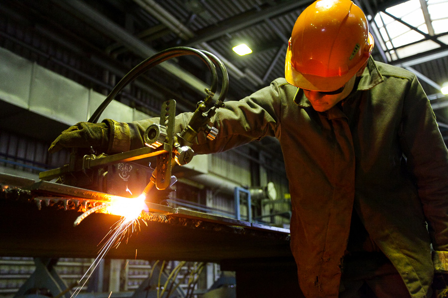 От буровых до стадиона: Николай Цуканов присматривает местных подрядчиков на стройки ЧМ-2018