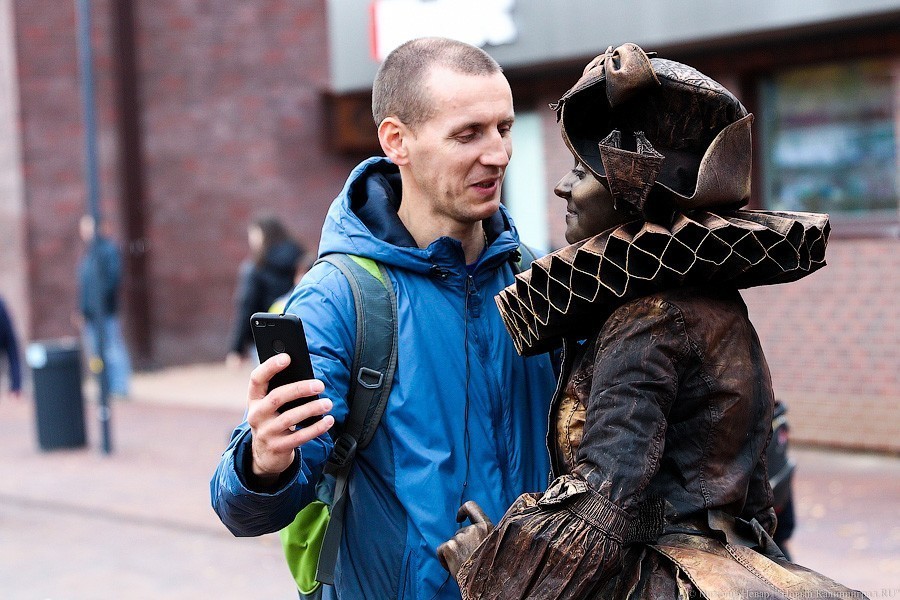 Прогулка на 300 миллионов: как губернатор открывал ул. Баранова после ремонта