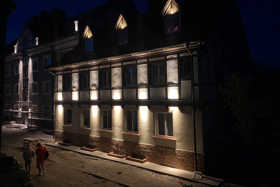 В Железнодорожном тестируют подсветку зданий (фото)