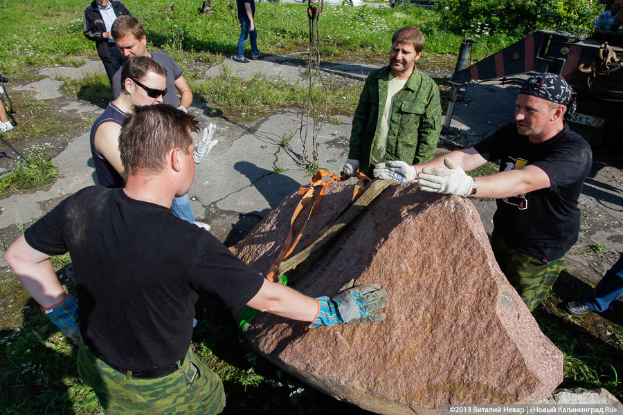 В пос. Яблоневка собрали по частям памятник Первой мировой (фото)