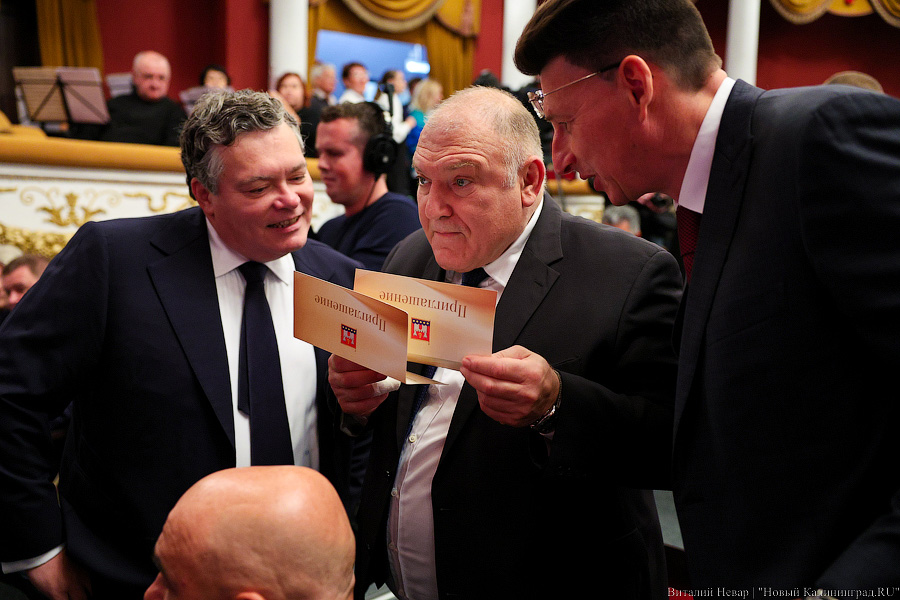 Оркестр, хор и караул: Антон Алиханов снова стал губернатором (фото)