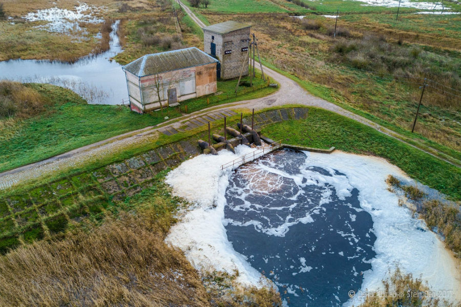 Поля и постройки в воде: затопленный Славский район сняли с воздуха (фото)