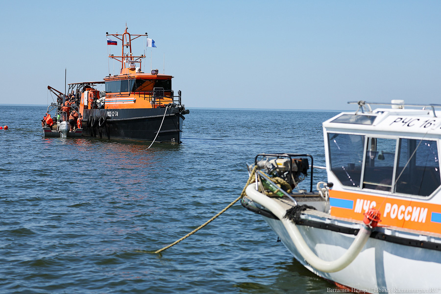 20 тысяч мин под водой: как проходит «разоружение» немецкой баржи под Балтийском (фото)