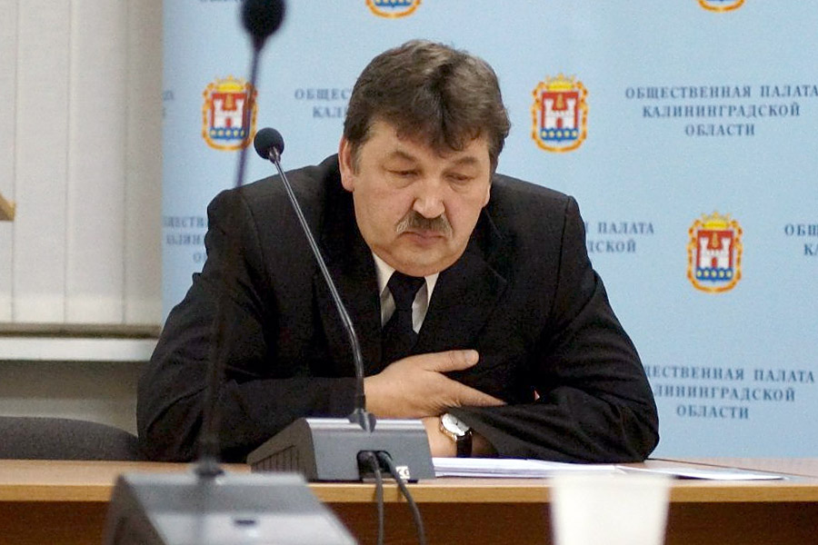 «Простить и понять»: опоздавший к детям «общественник» извинился