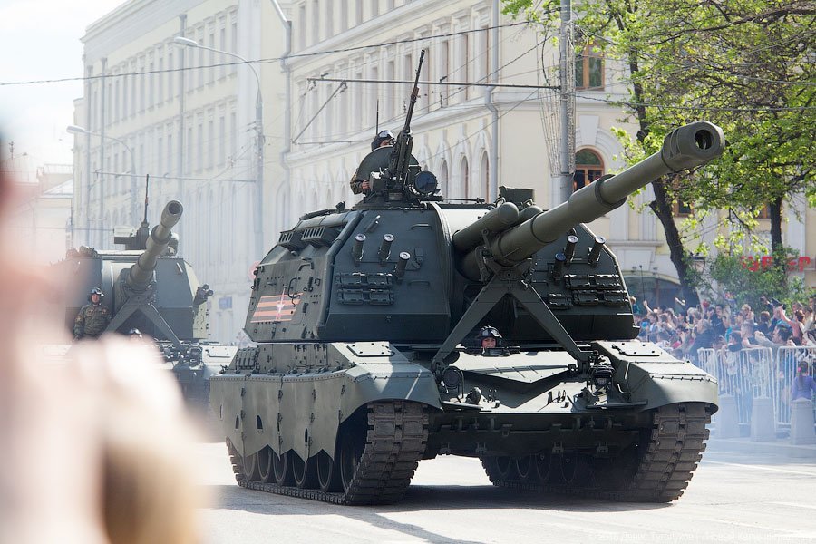 Мчатся самолеты ниже облаков: репетиция Парада Победы в Москве (фото)