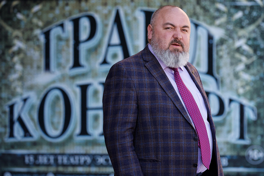 «Гранд-концерт» для солистов с оркестром: как отчитывались главы Калининграда (фото)