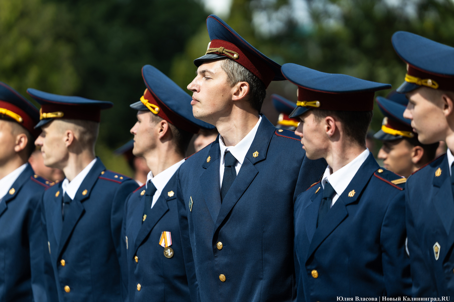 «Задача по охране мирных граждан»: как офицеры УФСИН принимали присягу (фото)