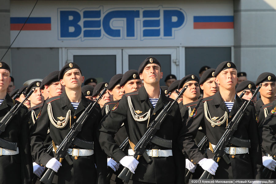 «68 лет памяти»: парад Победы-2013 