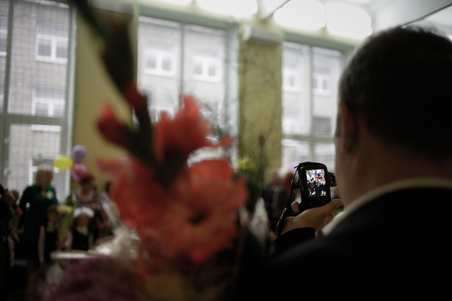 Как и все другие дети: Вика Петрова спустя 4 года после комы пошла в 1-й класс