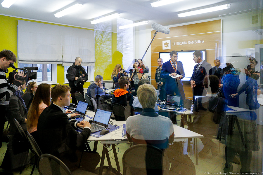 Гениальное место: как Алиханов с одаренными школьниками и IT-шниками общался