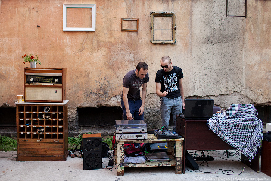 Суета вокруг шкафа: в Калининграде открылась интеллектуальная арт-площадка