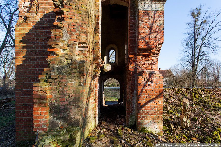 Две башни: руины кирх в поселках Дальнее и Высокое Гвардейского и Славского районов