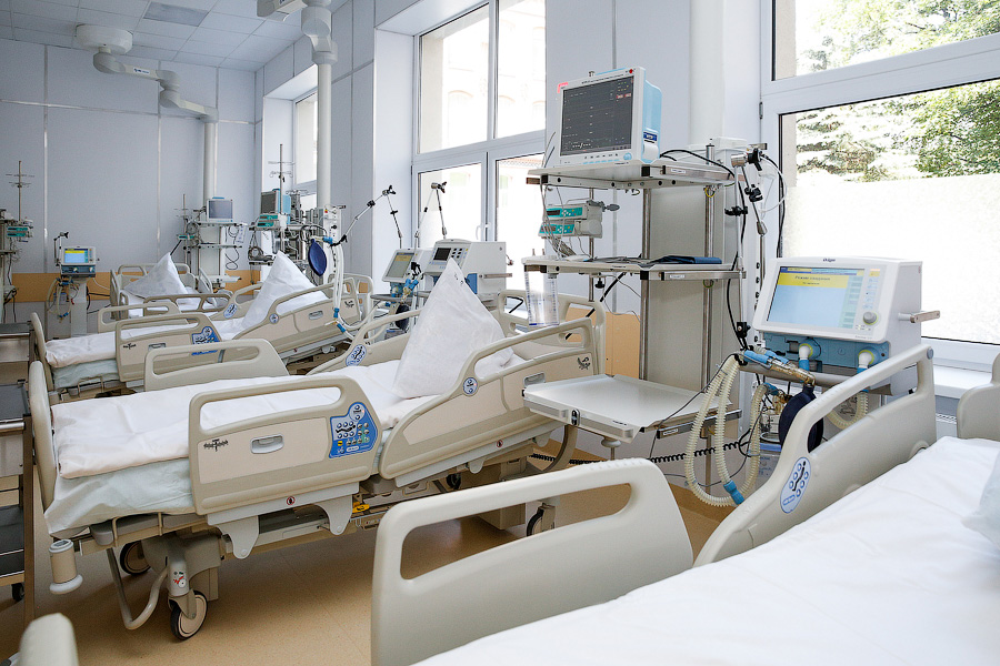 «Скорая» под крышей: как идет ремонт в калининградской областной больнице