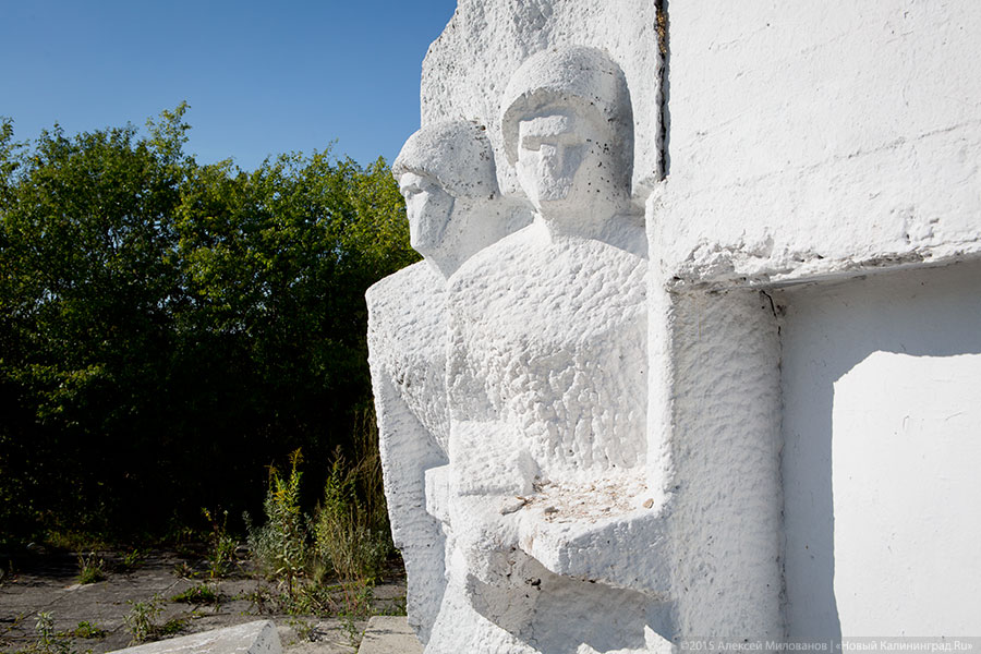 «Невечная память»: что осталось от монумента в Пененжно (фото)
