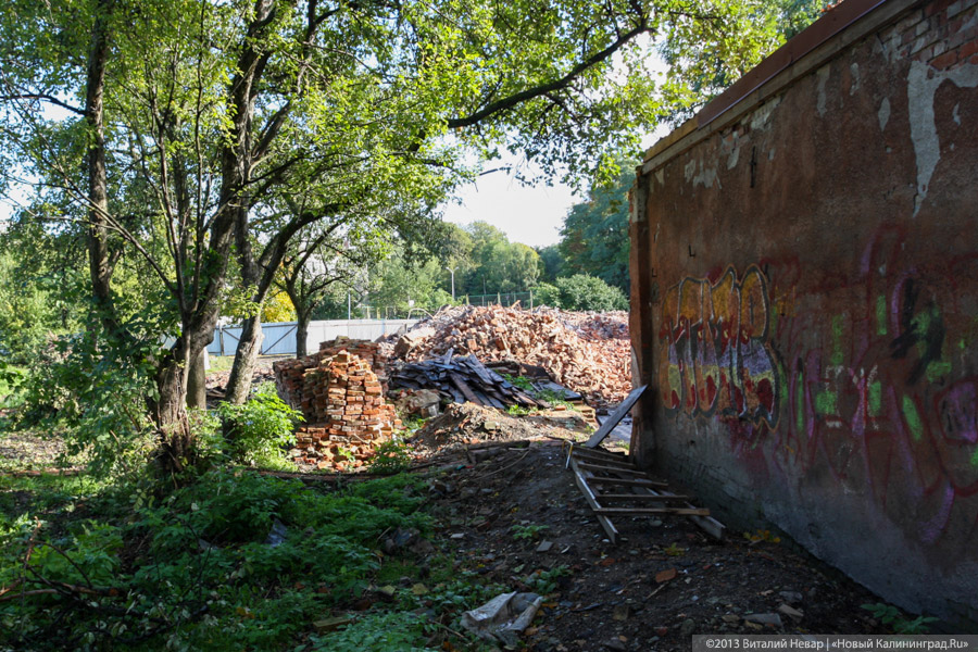 Камня на камне: снесено здание кинотеатра «Баррикады», переданное РПЦ