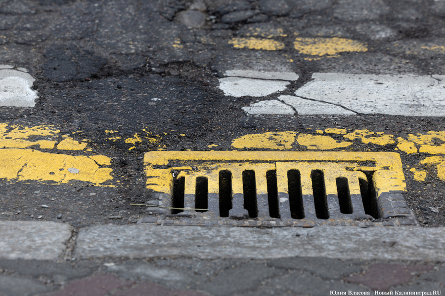 И пришло разрушение: как выглядят дороги Калининграда после схода снега (фото)