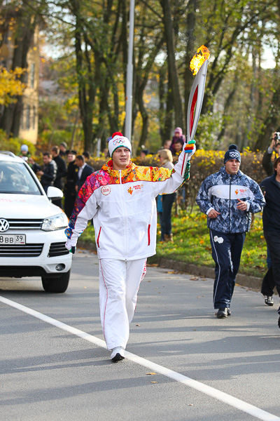 «Огоньку не найдется?»: Светлогорск встретил олимпийскую эстафету