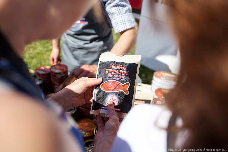 Клопс на колёсах: как прошёл фестиваль фудтраков на Верхнем озере  