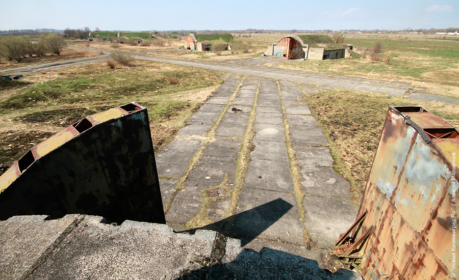 "Пустые дома: аэродром под Южным": фотопроект "Нового Калининграда.Ru"