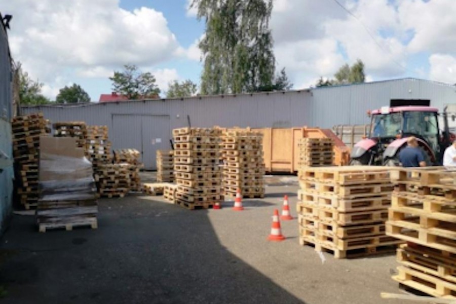 В Советске водитель вилочного погрузчика сбил коллегу (фото)