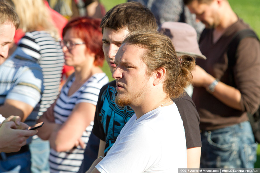 Молчание за Навального: в Калининграде прошёл «сход протеста»