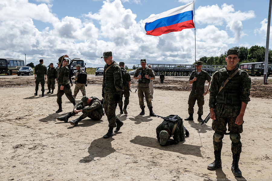 Чей морпех круче всех: фоторепортаж с конкурса «Полоса препятствий»