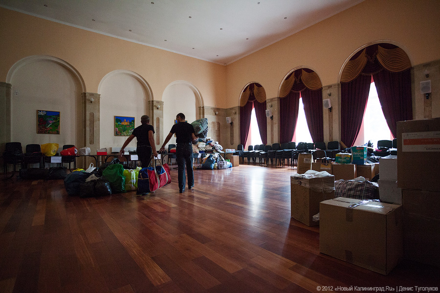«Гараж помощи»: фоторепортаж с пунктов по приему вещей для пострадавших на Кубани