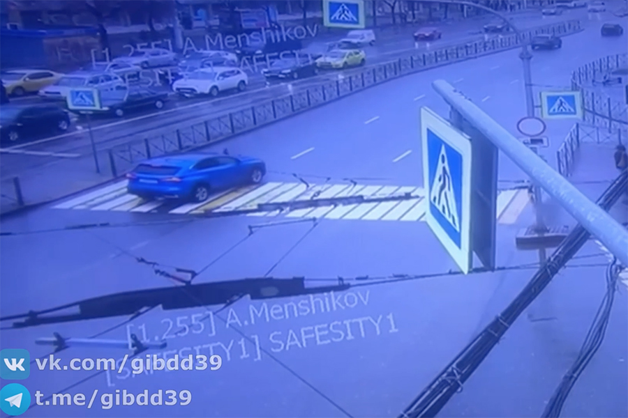 На Ленинском проспекте сбили несовершеннолетнего пешехода (видео)