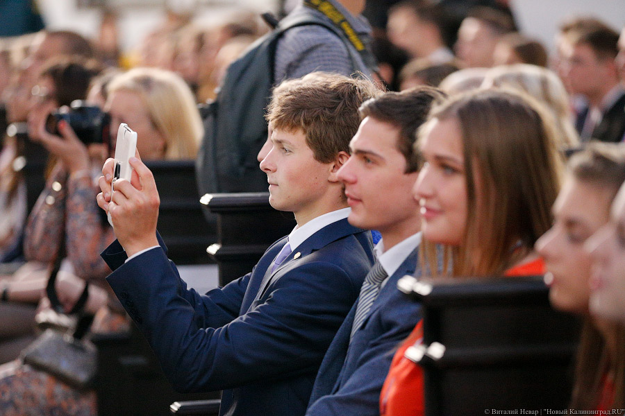 Золотые дети: в Кафедральном соборе поздравили калининградских отличников