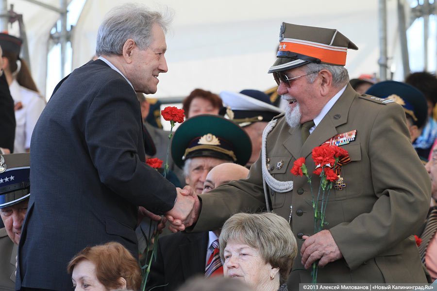 «68 лет памяти»: парад Победы-2013 