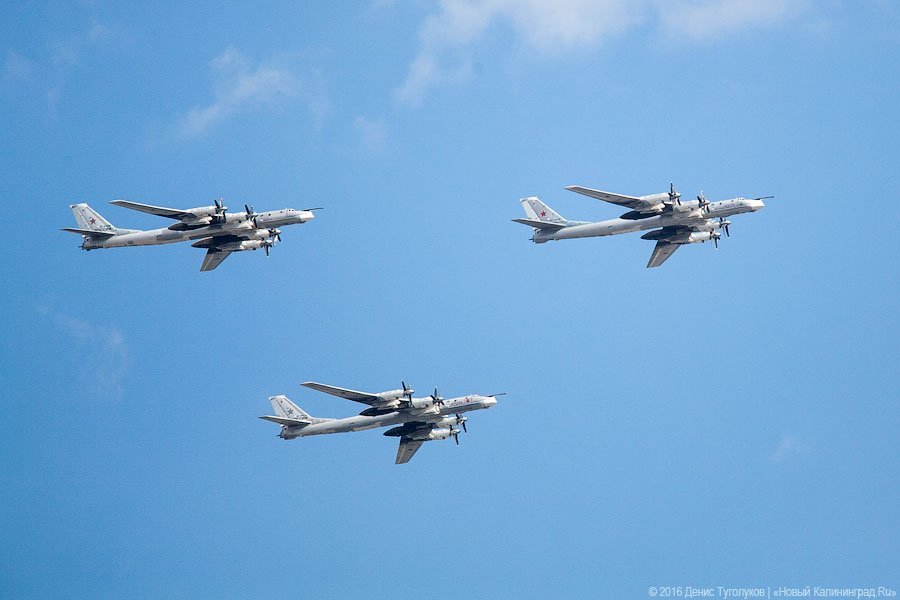 Мчатся самолеты ниже облаков: репетиция Парада Победы в Москве (фото)