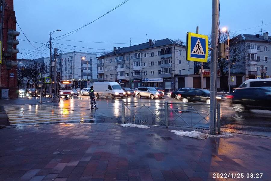 В Калининграде на перекрёстке ул. Черняховского и Пролетарской не работают светофоры (фото)