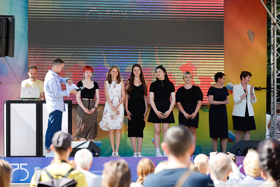 Диплом — и точка: выпуск студентов БФУ им. Канта в Кафедральном соборе (фото)