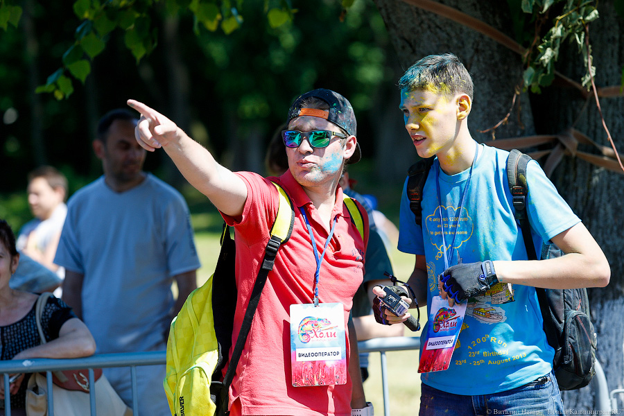 Порошок — уходи: в чём успех Холи и почему его так активно продвигают