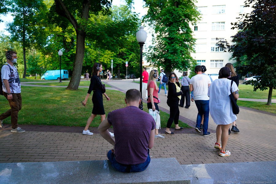 Футуролог Пётр и машина времени: «Фестивальная дирекция» представила спектакль-прогулку 