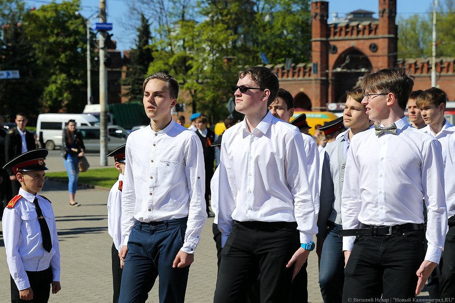«А этот маленький»: в Калининграде прошел парад кадетов (фото)