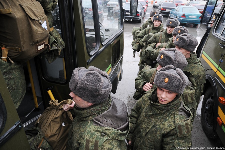 "Призывники прилетели": фоторепортаж "Нового Калининграда.Ru"
