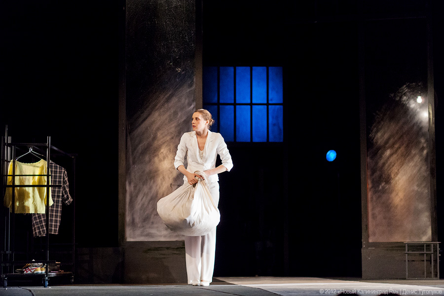 «Трамвай „Желание“ останавливается здесь»: фоторепортаж со спектакля