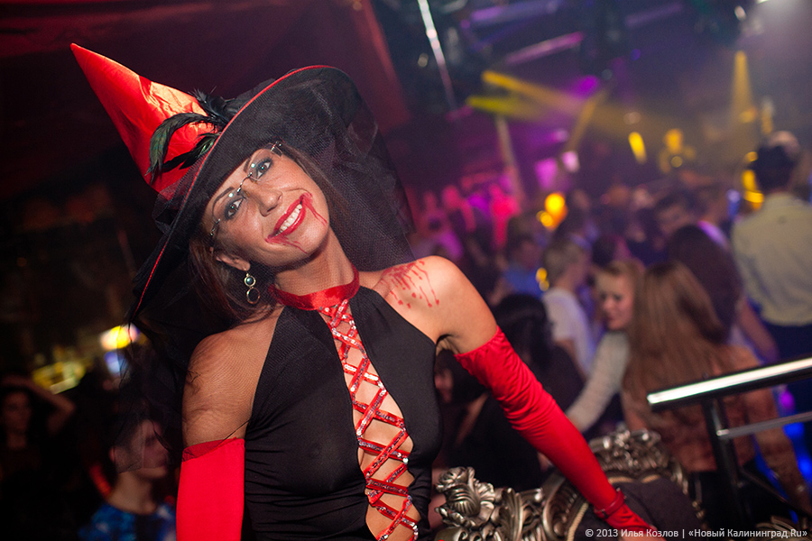 Странные танцы: в клубе «Exclusive» отметили Хеллоуин
