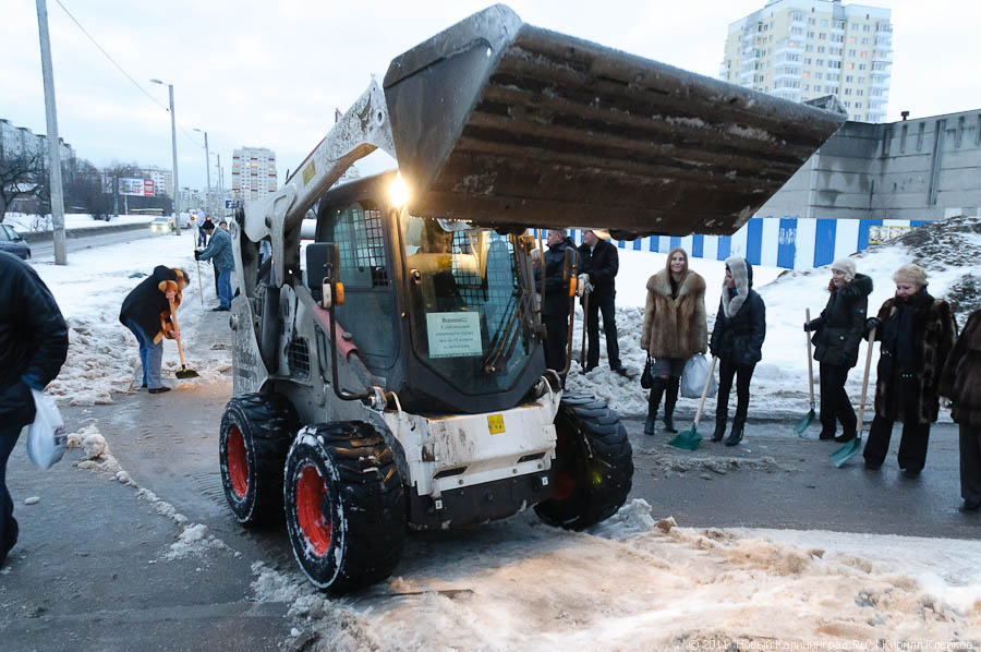 "В руки - лопаты-2": фоторепортаж "Нового Калининграда.Ru"