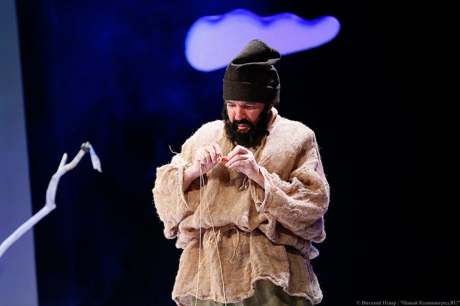 Попались на удочку: как прошла премьера спектакля «Рыбалка с Чеховым»