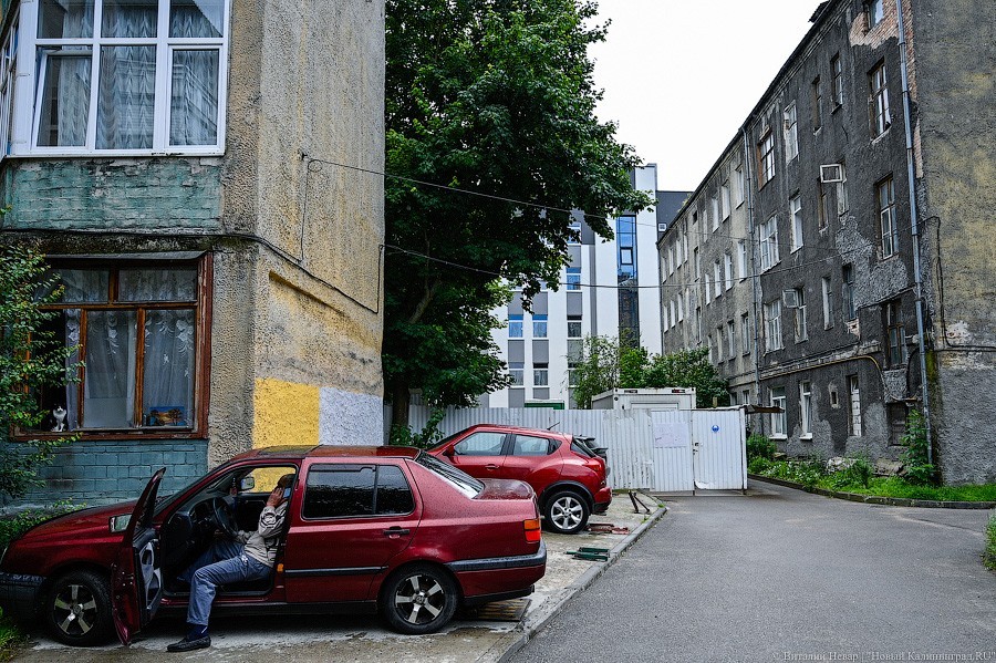 Стекло и треугольники: как выглядит фасад реставрируемой «Кройц-аптеки»