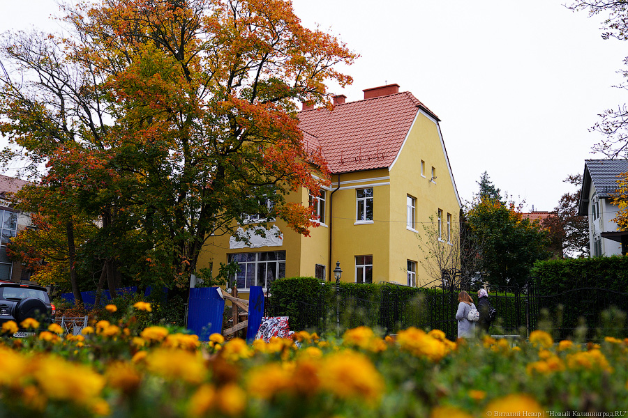 В Калининграде сняли леса с Дома актёра. Вот как историческая вилла выглядит теперь (фото)