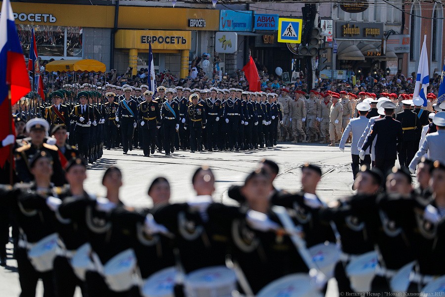 Курсантки, кадеты и танк: как прошёл Парад Победы в Калининграде (фото)
