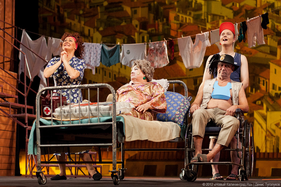 «Светская жизнь драматического театра»: фоторепортаж с репетиции спектакля